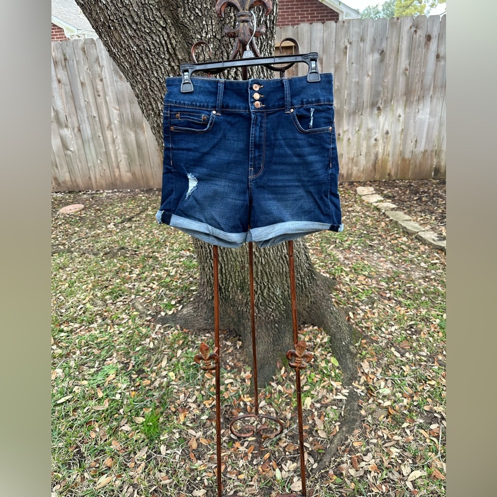 High rise 3 button Jean shorts